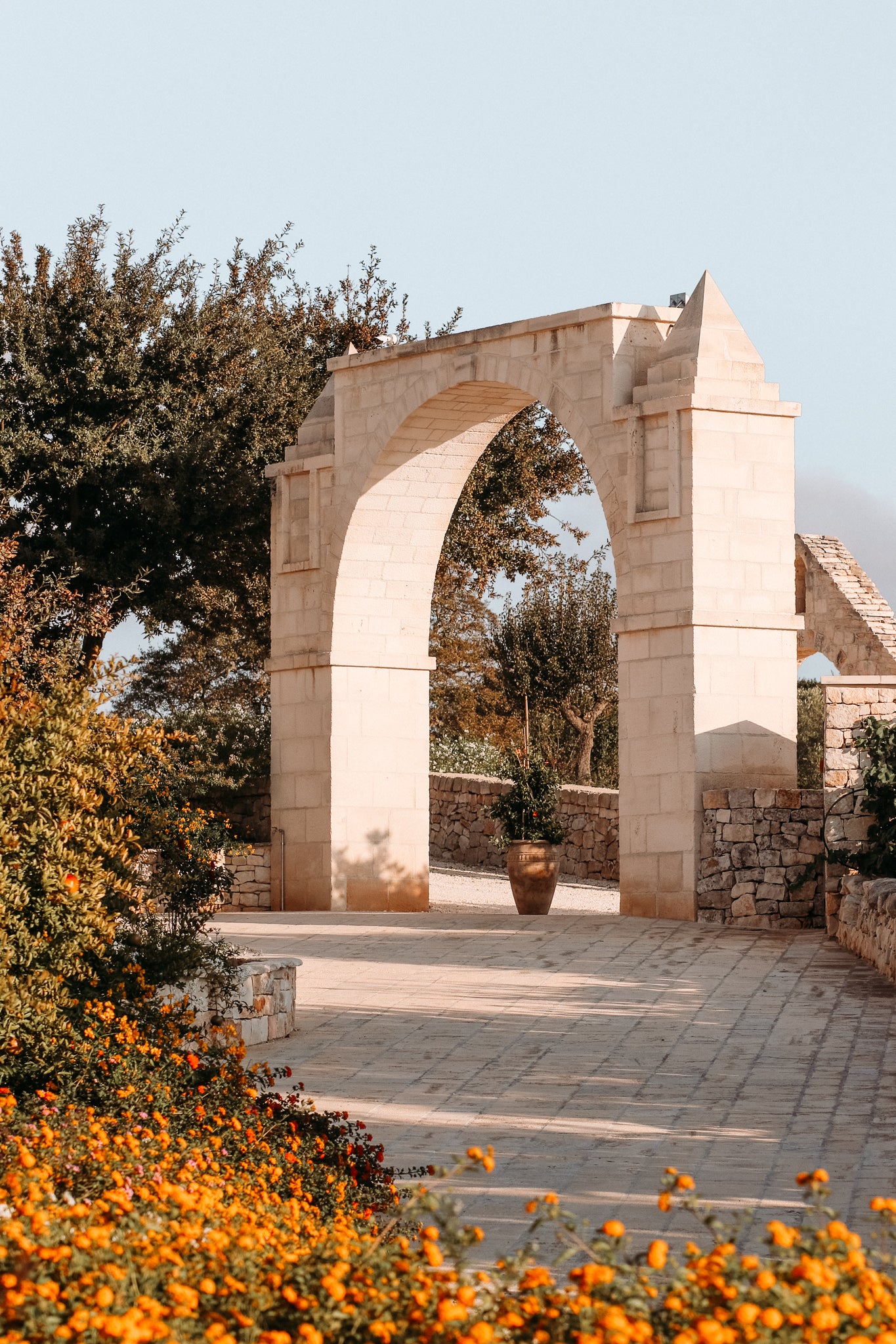 Guarda all'Entrata - Ostuni Masseria Print Carla & Joel Photography