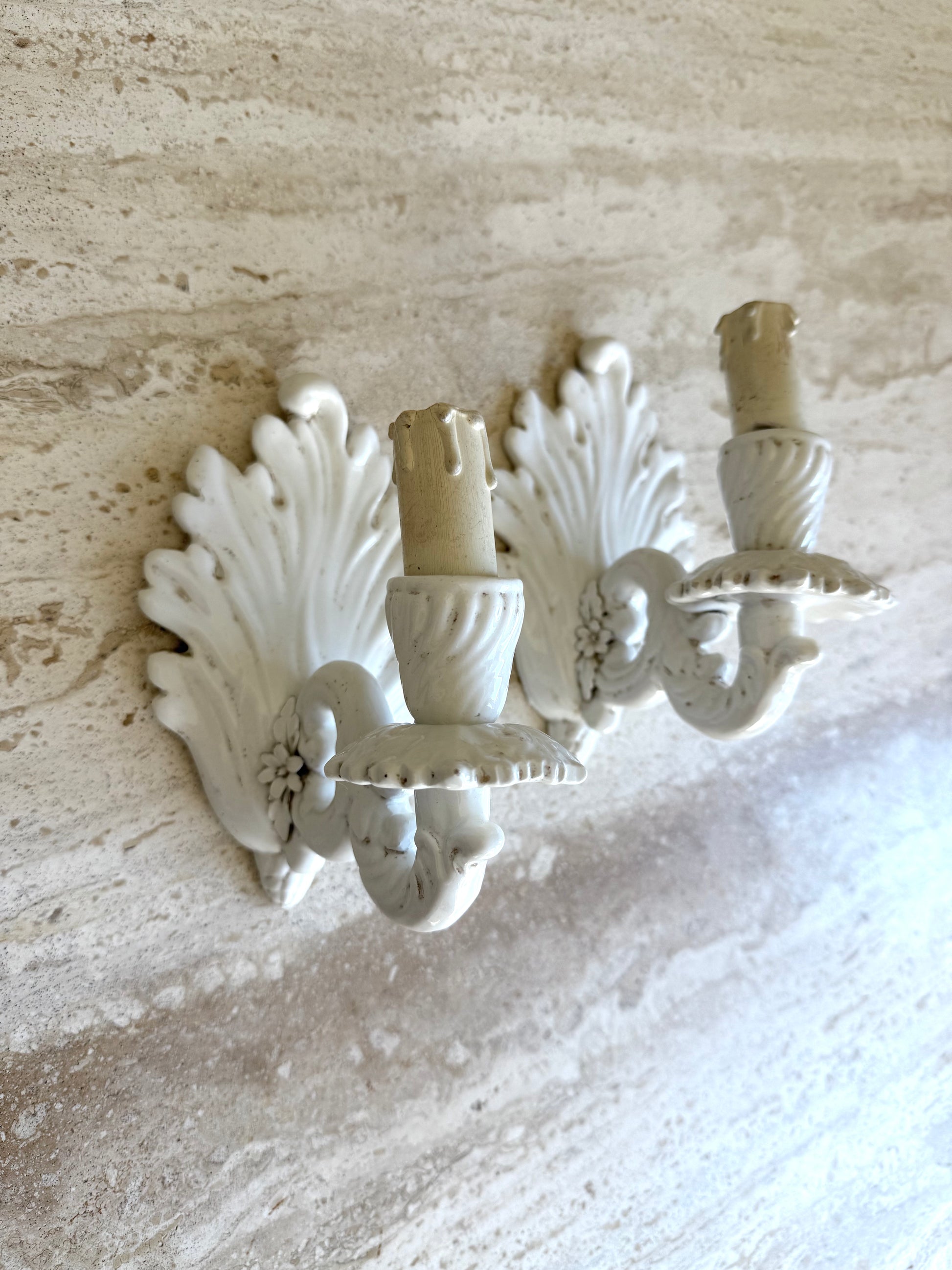 Decorative wall porcelain sconce with intricate flower design 